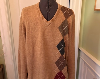 90s Tan Cotton Knit Long Sleeved V-Neck Sweater with Argyle Design by Van Heusen | Men's Size M