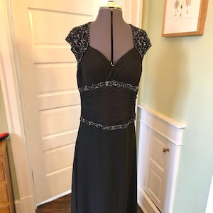 90s Y2K Black Chiffon and Beaded Cap Sleeve Formal Gown Prom Dress with Ruched Bodice by Caviar | Size Large