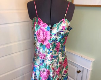 80s Victoria's Secret Gold Tag Floral Satin Chemise with Covered Buttons and Adjustable Straps | Size Medium