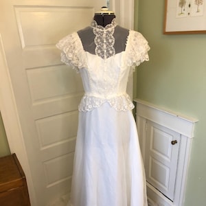 strapless open back dress Bardot Size L White Mini Dress – Chic Consignment LLC