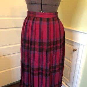 80s Fuchsia and Purple Plaid Worsted Wool Pleated Skirt by Evan-Picone Petites | Size Extra Small
