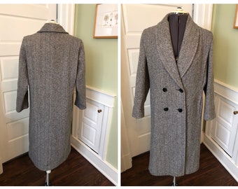 80s Herman Kay Black and White Herringbone Wool Long Sleeved Double Breasted Dress Coat w/ Shawl Collar and Inset Pockets | Size Med Large