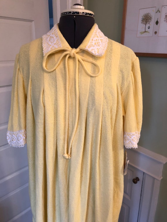 70s-80s Yellow Cotton Blend Terry Short Sleeved Z… - image 3