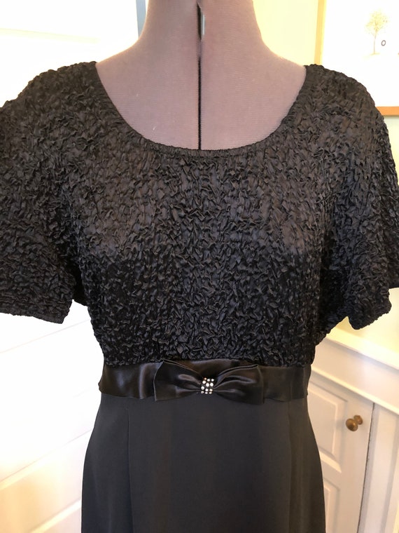 90s Black Short Sleeved Cocktail Dress with Scoop… - image 3