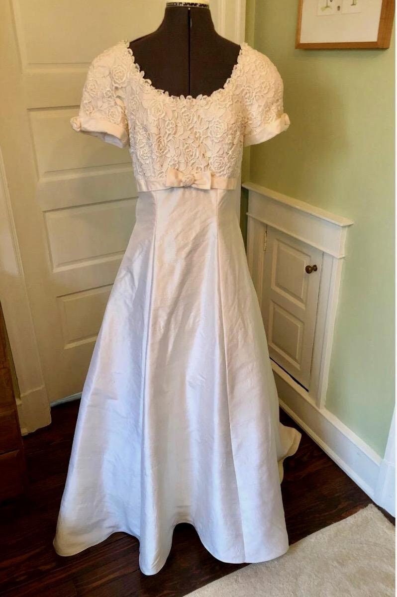 80s Ivory Silk Scoop Neck Cap Sleeved Empire Waist Wedding