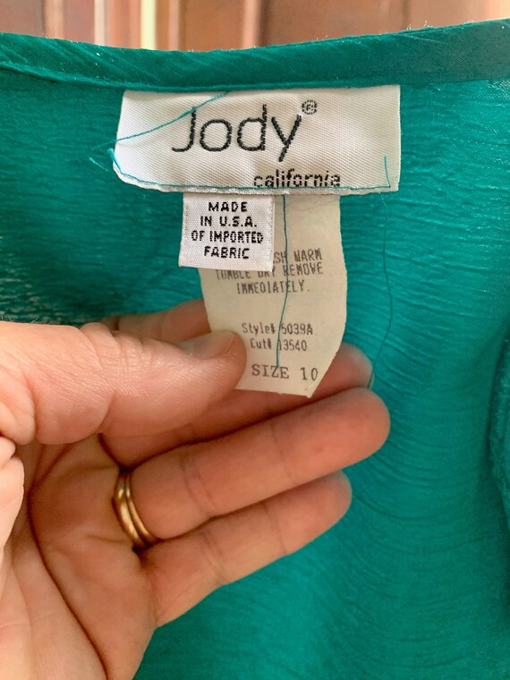 80s Unique Dramatic Emerald Green Crinkle Satin E… - image 6