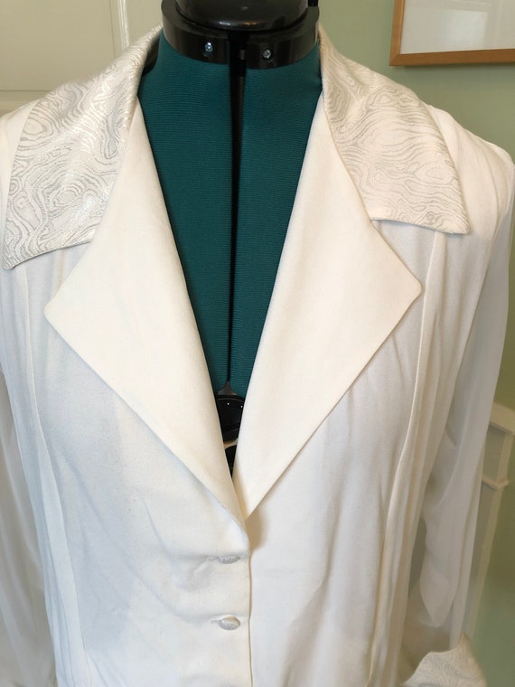 80s White Long Blazer with Ankle Length Tails and… - image 3