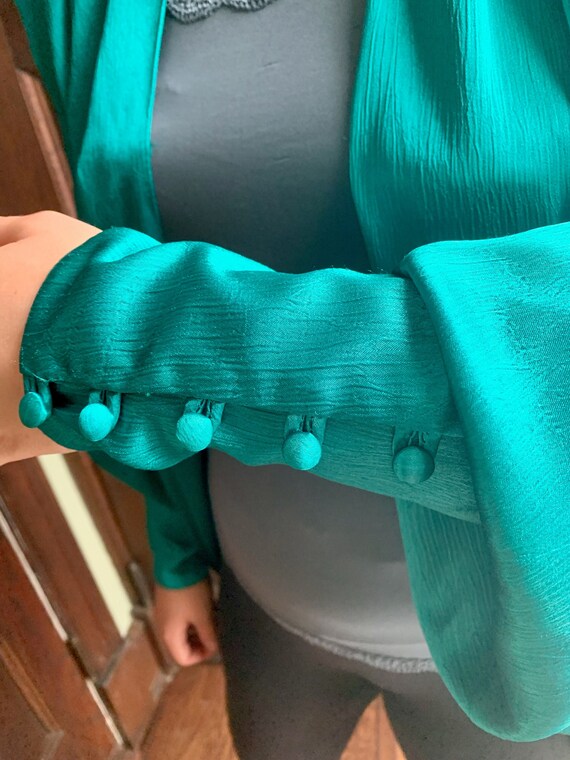 80s Unique Dramatic Emerald Green Crinkle Satin E… - image 4