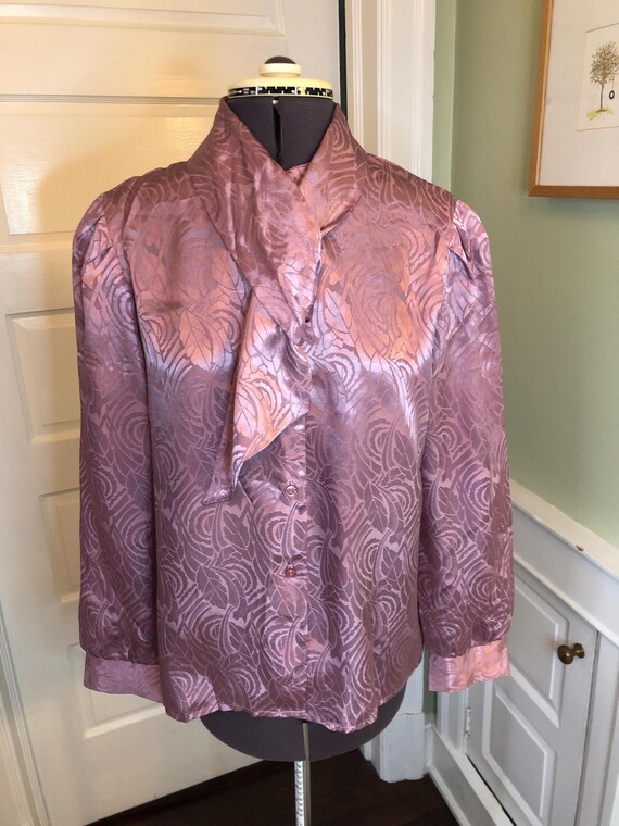 70s Leaf Patterned Polyester Satin Lavender Long … - image 1