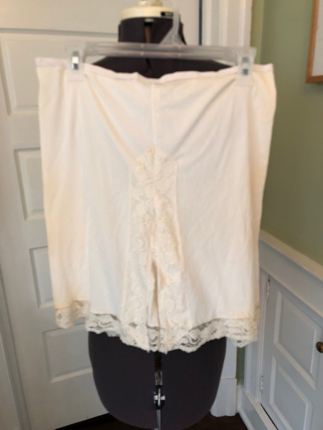 70s Half Slip Shorts in Ivory With Lace Details Size Medium Etsy