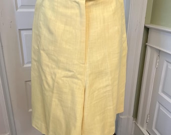 90s Poly/Linen Blend Yellow Bermuda Shorts with Inset Side Pockets by Tess Designs | Size 14 or Large