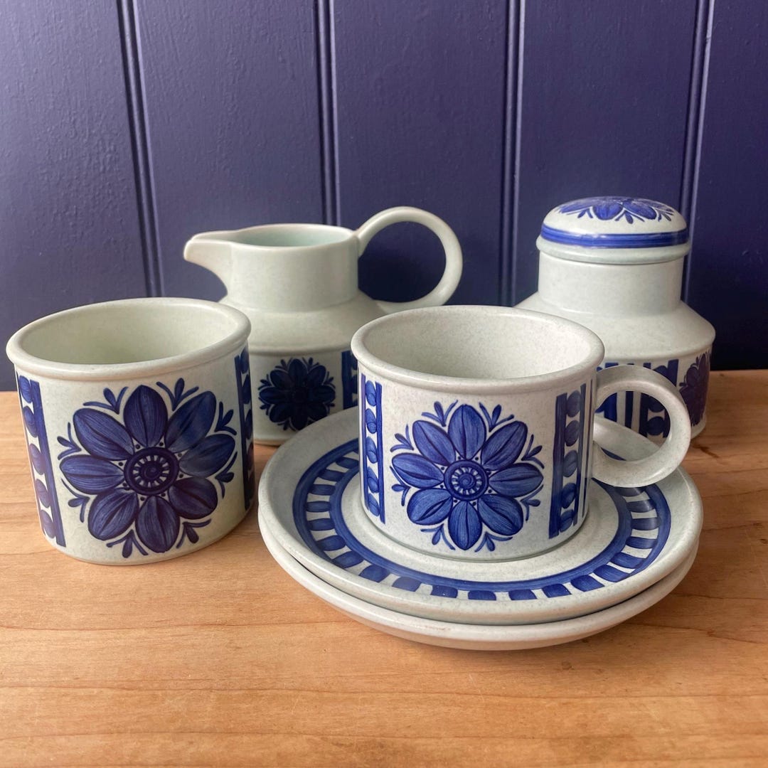 Fabulous Vintage Midwinter Pottery Blue dahlia Pattern Tableware Jug ...