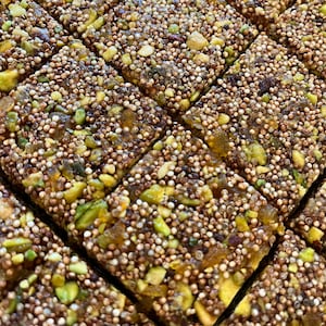 Gluten Free Organic Quinoa Snack Bars, Healthy Snack Gift Box, Pistachio Snack Bar, Pistachio Gift Box, Protein Snack Bar, housewarming gift