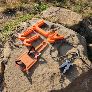 Mobile hunting kit gear hanger saddle hunting accessories treestand whitetail hunter phone holder 3d printed hunting products tether keeper