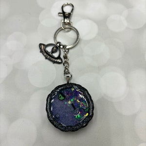 Space Alien Shaker Keychain with I Want To Believe Charm