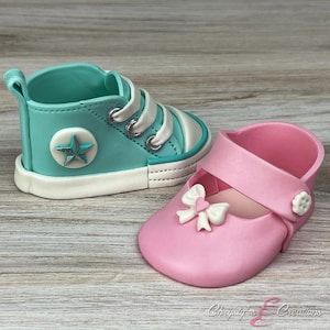 Fondant Baby Shoes – Gender Reveal Cake Toppers – Edible Boy & Girl Baby Shower Decor | Cake Decorations - Set of 2