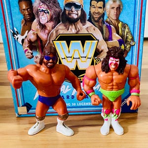 WWF Hasbro Action Figures Ultimate Warrior & Macho Man Wrestlemaina Vll WWE NM