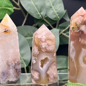 Natural Polished Red and Pink Flower Agate Towers