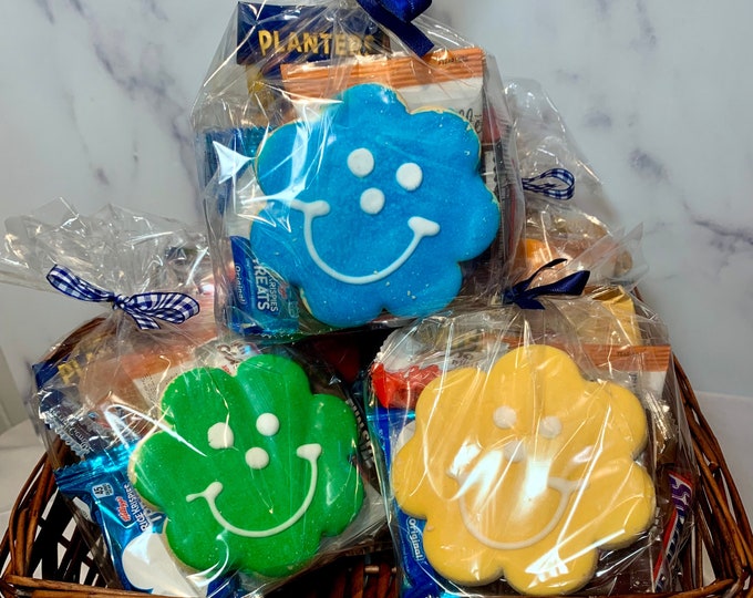 Featured listing image: Custom Goody Bags Filled | Personalized Party Favor Bags | Kids Birthday Treat Bags | Baby Shower Favors | Classroom Gift Bags Set of 10