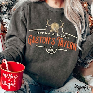 Grappig Gaston's Tavern-shirt, Gaston Brews & Biceps Tavern-shirt, Belle en het Beest-shirt, Disney-schurk, Gaston Gym-shirt, Gaston's Bar afbeelding 1