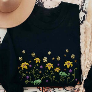 Embroidered Tangled Floral Flower Rapunzel Princess Pascal Sweatshirt, Vintage Disney Embroidery Sweater, Disneyland Family Matching Trip