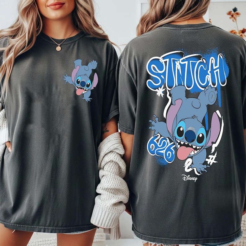 Camiseta de Stitch con grafiti de doble cara, camiseta divertida del experimento 626, camiseta de Lilo y Stitch, atuendo para viaje familiar a Disneyland, regalo para fans de Stitch imagen 2