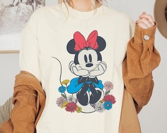 Camiseta clásica vintage con retrato floral de Minnie Mouse, camiseta de niña Disney, camiseta de Minnie Mouse, vacaciones en Disneyland, parque Magic Kingdom