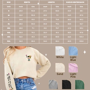 Op de afbeelding: Beige geborduurd unisex sweatshirt met een Pinocchio-ontwerp en de tekst "When you wish upon a star" op de mouw. Verkrijgbaar in verschillende kleuren, waaronder wit, lichtblauw, zand en zwart. Maattabel met cm-maten inbegrepen.