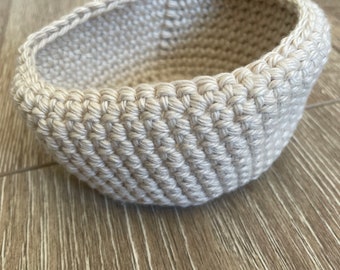 Small organizing basket