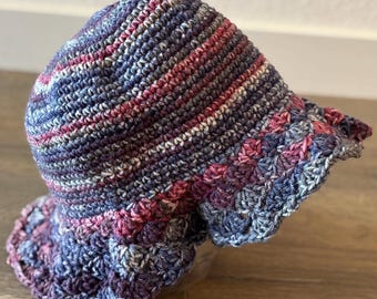 Floppy sun hat