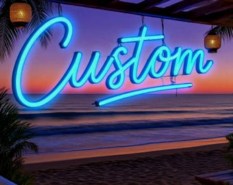 Pode incluir: Uma placa de néon azul com a palavra "Custom" em escrita cursiva. A placa está pendurada em um cenário de praia ao pôr do sol, com o mar e a areia visíveis.