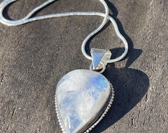 Collar de piedra lunar arcoíris, joyería de piedra lunar azul, collar de cristal de intuición, regalo para ella, joyería calmante, joyería para aliviar la ansiedad