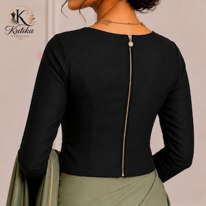 Blusa de sari negra de manga larga con cuello barco, choli confeccionado con cremallera trasera.