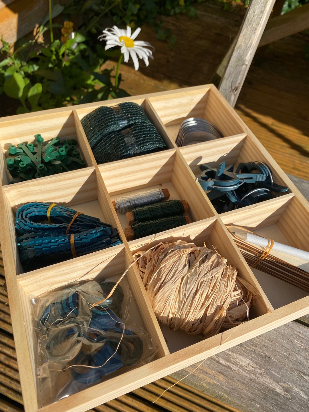 Wooden Garden Storage Box Accessory Box Gardeners Set Holder Ties Hooks ...