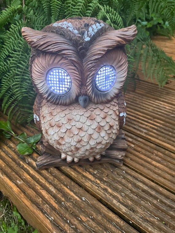 Large Garden Owl Solar Powered Blinking Eyes Ornament Statue