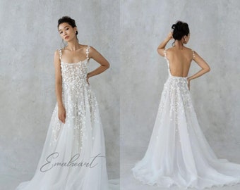 Exquisite 3D Flower Lace Applique Custom-Made Spaghetti Straps A-Line Wedding Dresses For Boho Beach Bliss