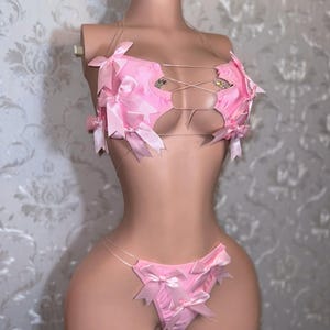 Exotisk danskläder 2-delad bikini "Lil Bow Peep" babyrosa med rosetter