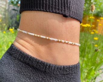 Anklet gold-white | Boho style | Beaded anklet with elastic band