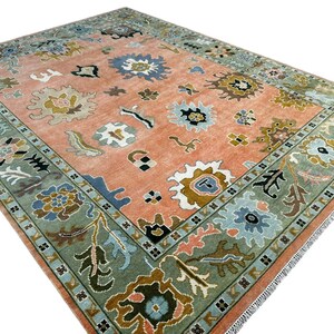 Hand Knotted Oushak Wool Rug: Antique Turkish Style, 8x10
