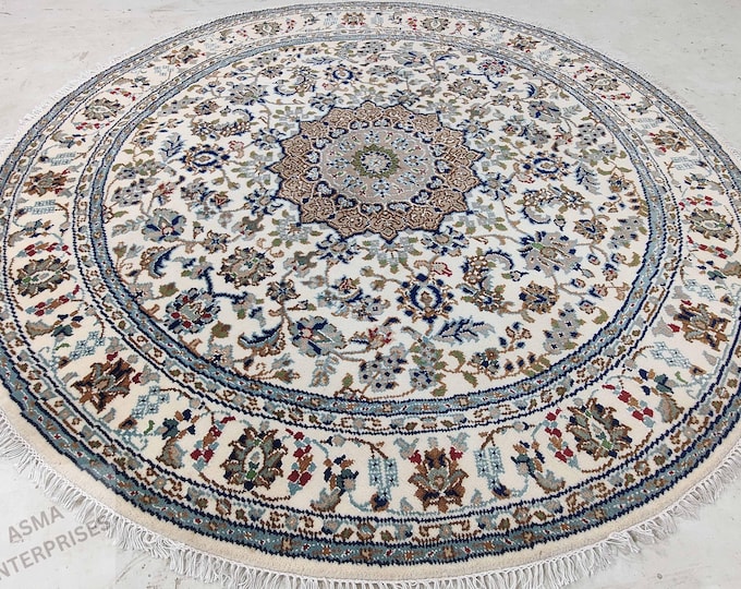 Hand-Knotted Nain Persian Rug: Traditional Round Area Rug