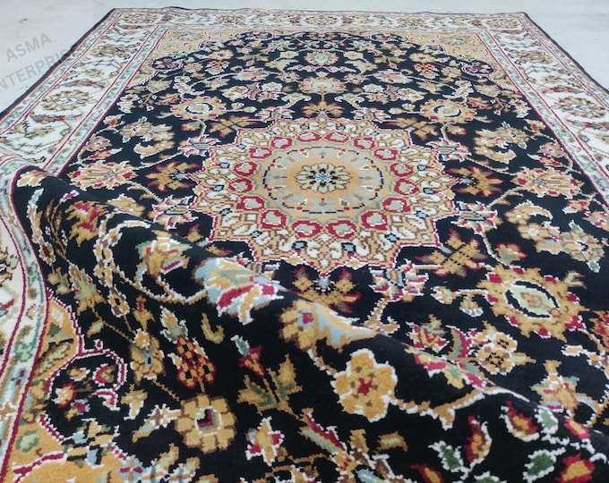 Hand-Knotted Nain Persian Style Wool Rug: Floral Traditional Area Rug