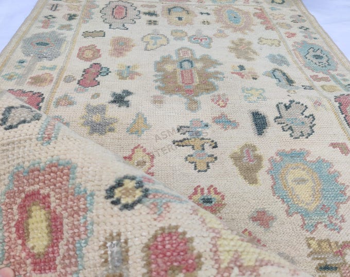 Hand-Knotted Oushak Rug: New Zealand Wool, Antique Turkish Style