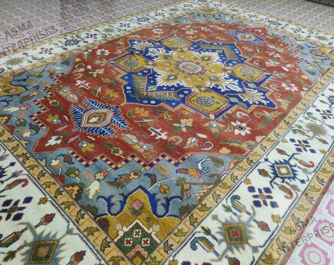 Handwoven Heriz Serapi Wool Rug 10x14: Antique Persian Style