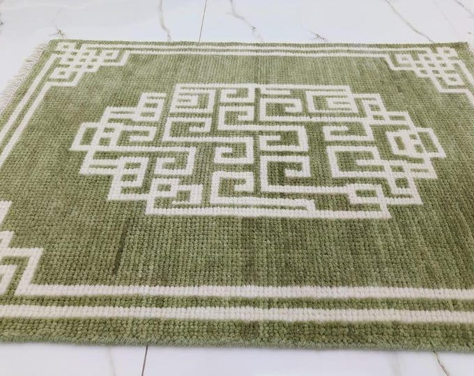 Hand Knotted Green Oushak Rug: Antique Turkish Style, New Zealand Wool