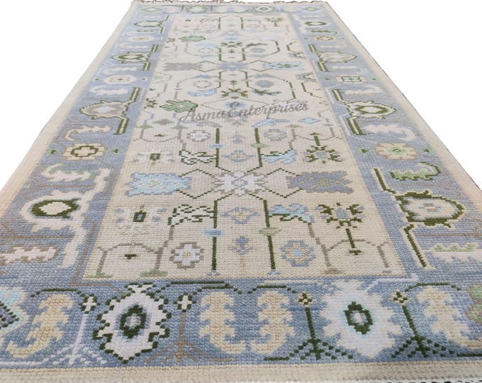 Hand Knotted Oushak Wool Rug: Antique Turkish Style, 8x10 ft