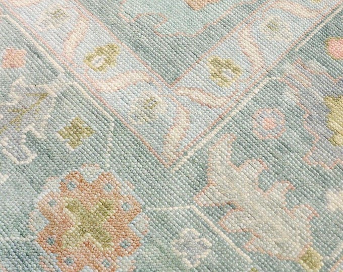 Hand Knotted Oushak Wool Rug: Vintage Turkish Style, Natural Dyes