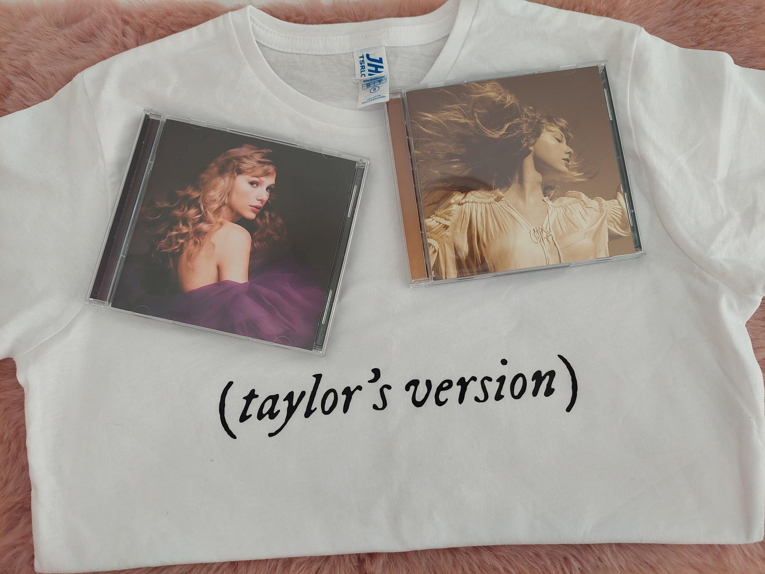 Best Taylor Swift Gifts 2019: Lover Merch, T-Shirt, Books, Fan Artwork
