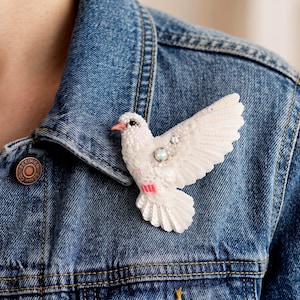 Handmade beaded bird brooch Christmas gift wedding dove brooch white Pigeon brooch dove of peace pin gift for grandma Gift for prom