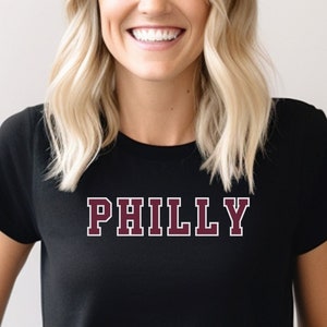 Camiseta de Filadelfia con letras universitarias deportivas de inspiración vintage, de aspecto retro y moderno, regalo para mamá, papá, nativo de Filadelfia, nostalgia