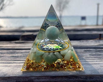 crystal  Green Aventurine ball Orgonite Pyramid -Green Aventurine Gold leaf rolling stone Healing meditator